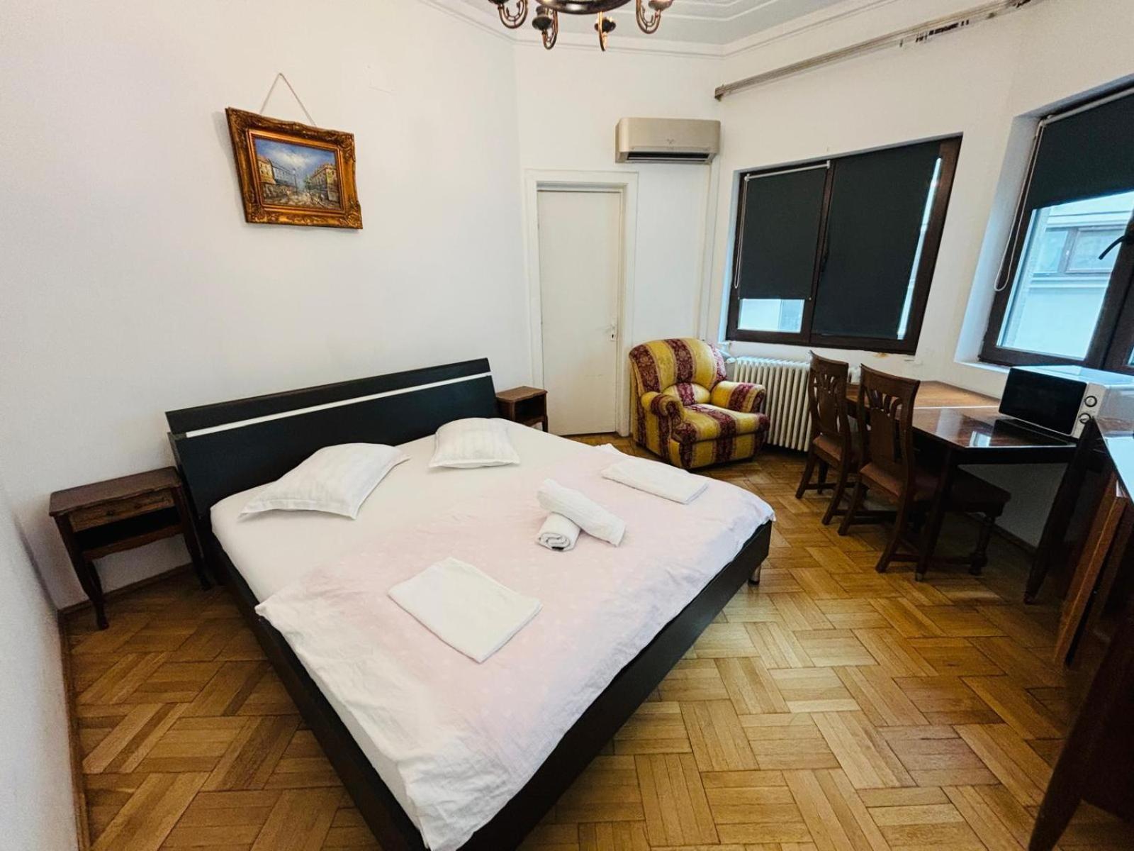 Iancu Apartments Boekarest Buitenkant foto