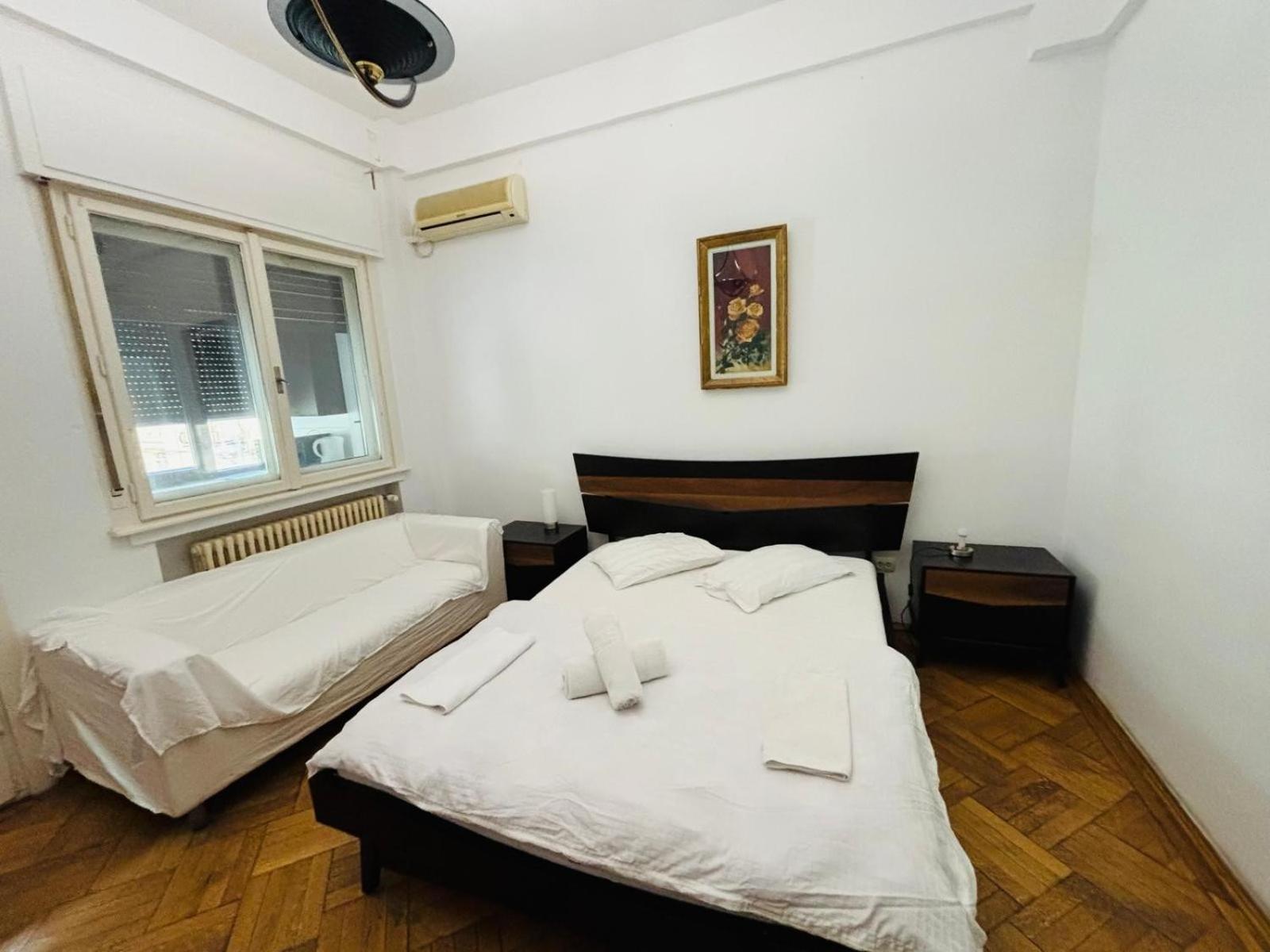 Iancu Apartments Boekarest Buitenkant foto