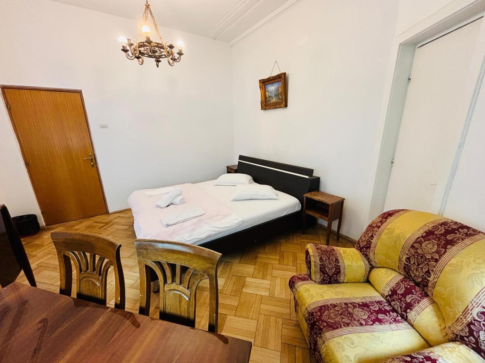 Iancu Apartments Boekarest Buitenkant foto