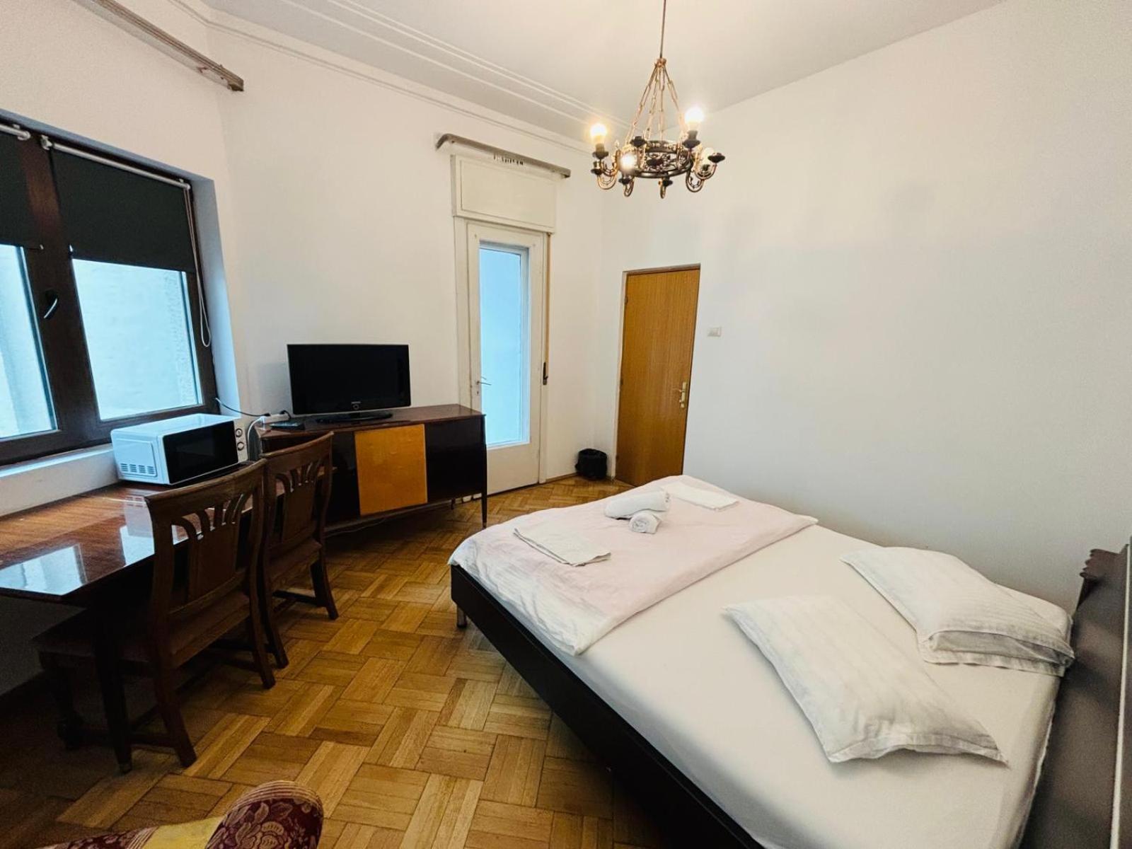 Iancu Apartments Boekarest Buitenkant foto