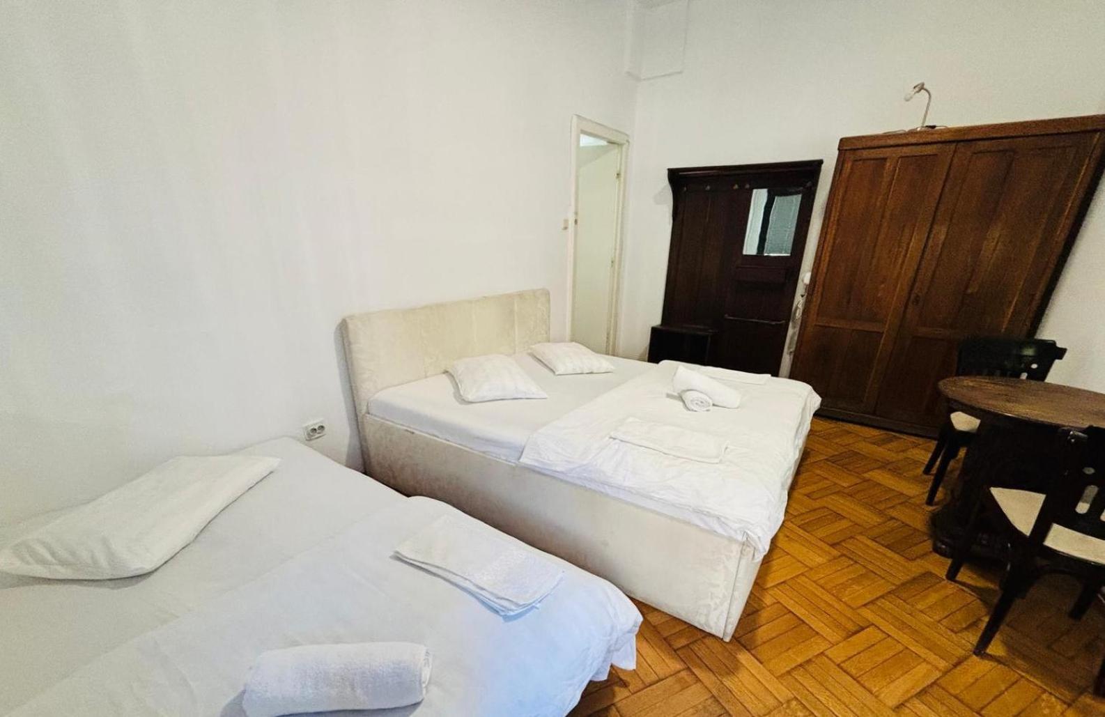 Iancu Apartments Boekarest Buitenkant foto