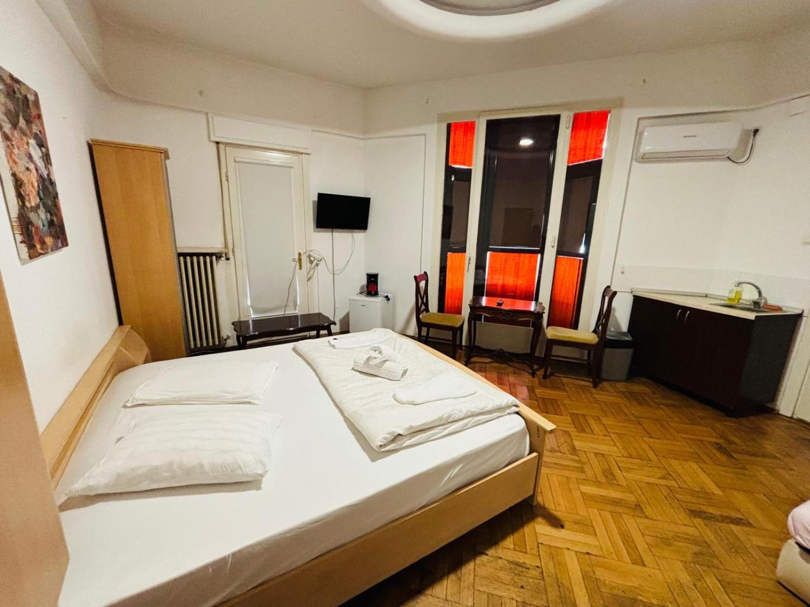 Iancu Apartments Boekarest Buitenkant foto
