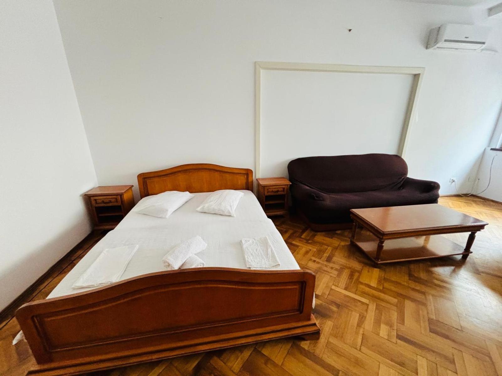 Iancu Apartments Boekarest Buitenkant foto