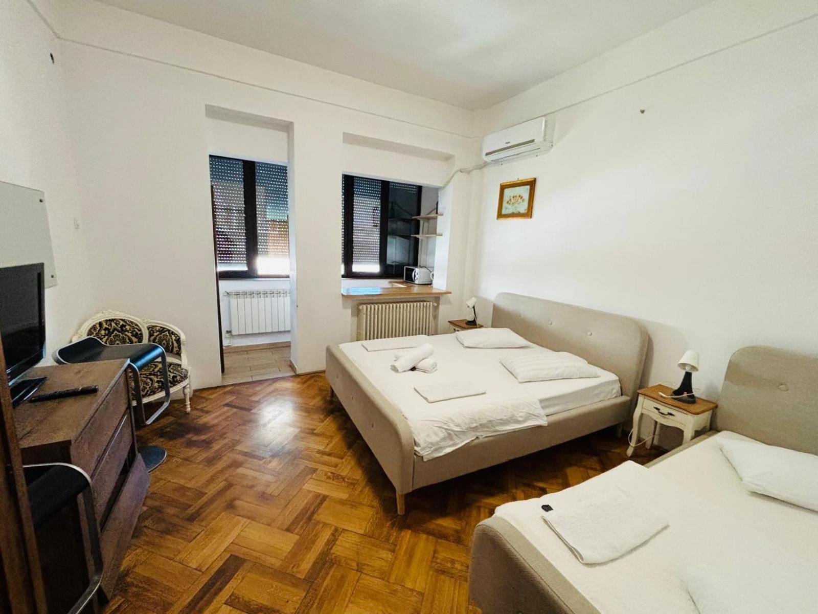 Iancu Apartments Boekarest Buitenkant foto