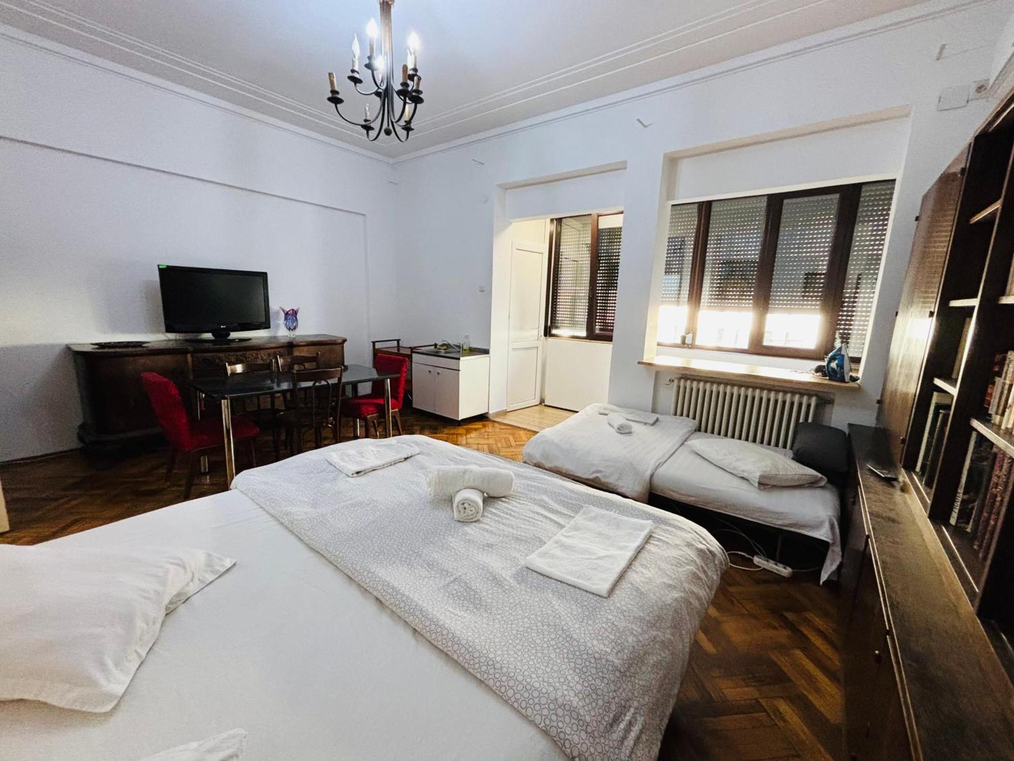 Iancu Apartments Boekarest Buitenkant foto