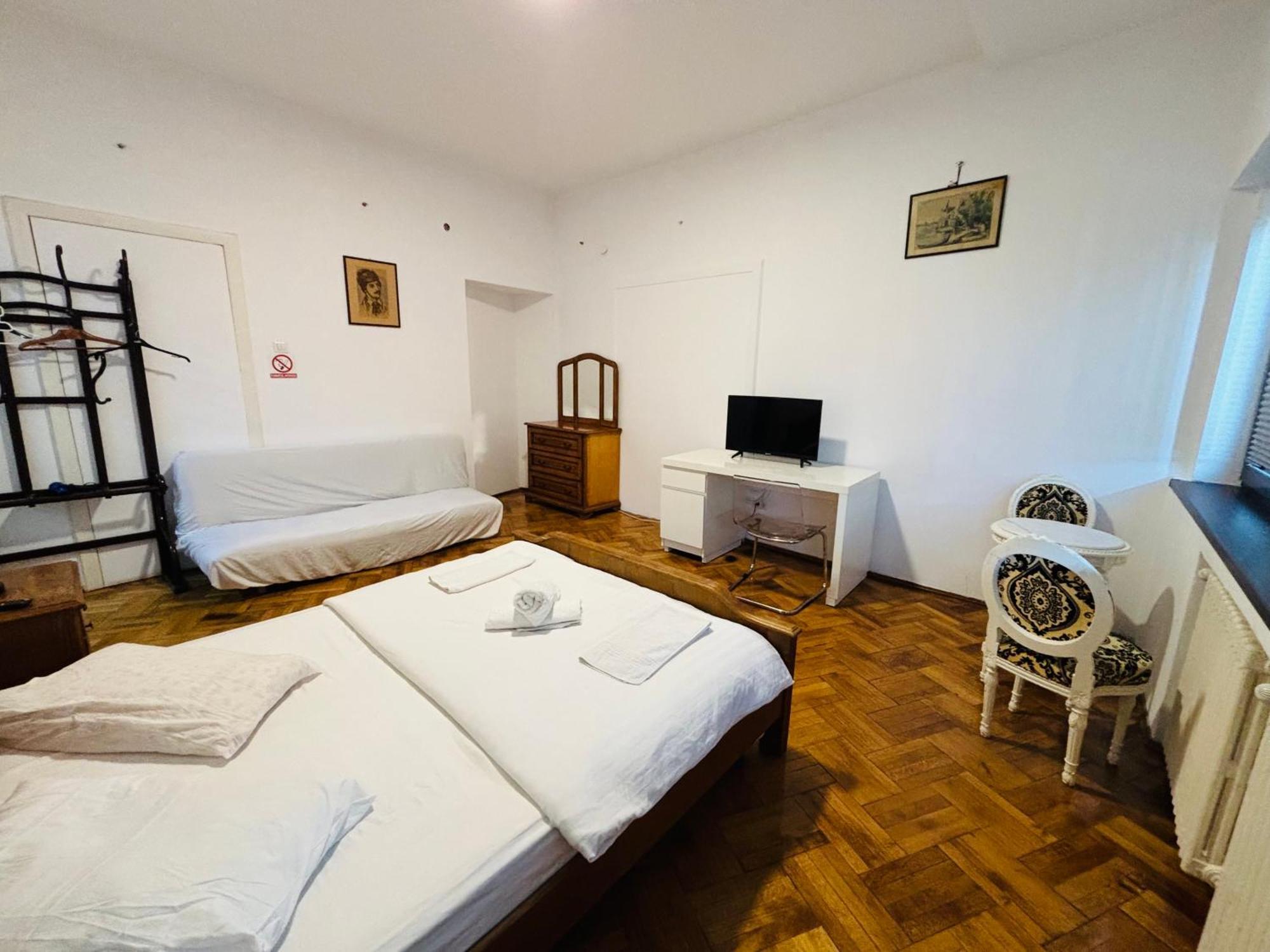 Iancu Apartments Boekarest Buitenkant foto